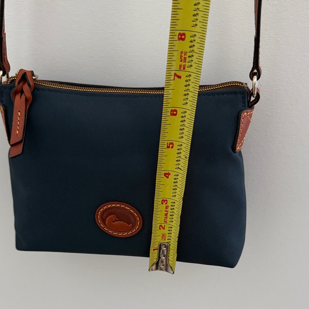 Dooney & Bourke Navy and Tan Crossbody Bag - NWT - clean, crisp - Picture 4 of 6